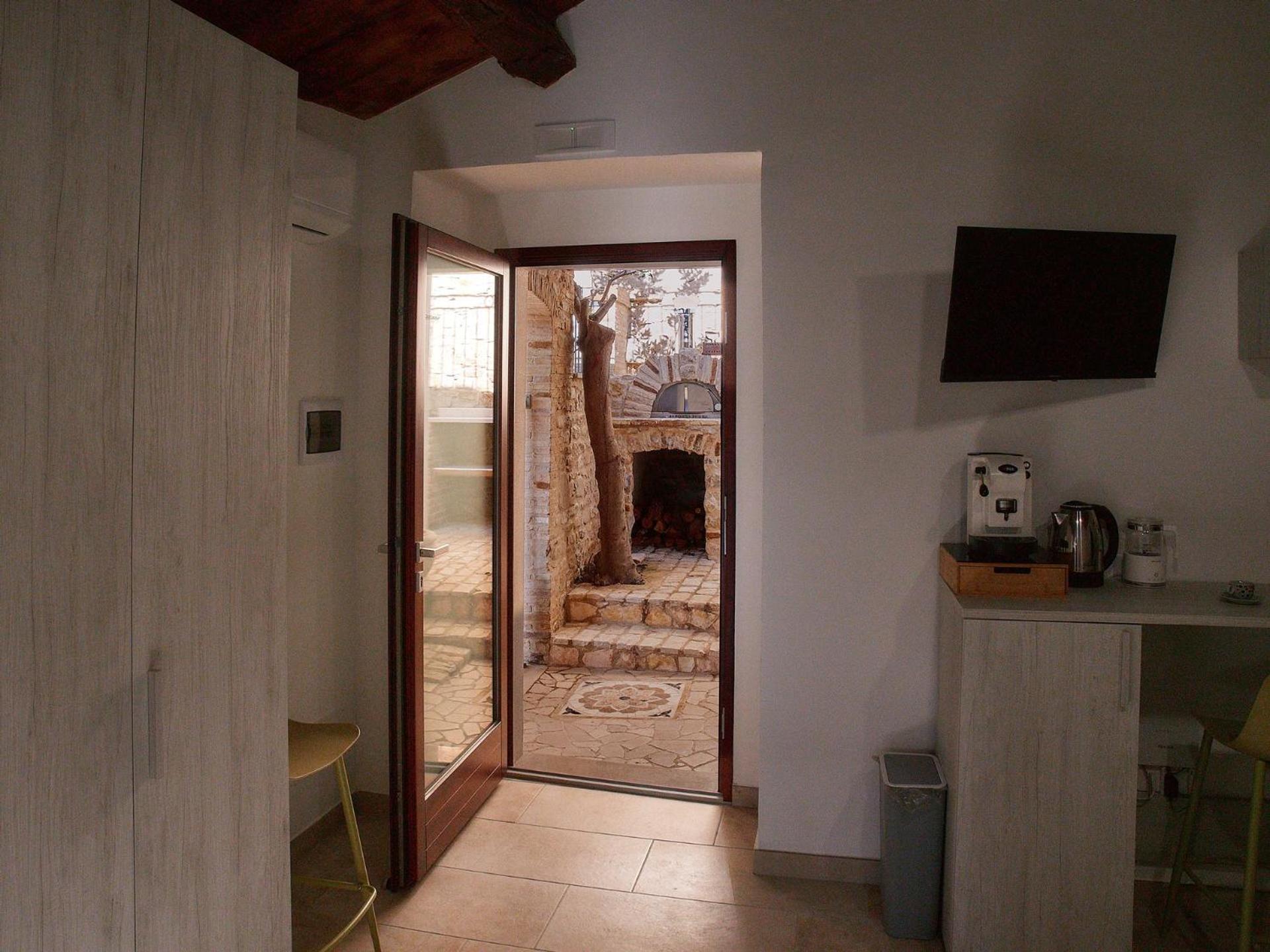Il Cortiletto Del Borgo Bed and Breakfast Pietra Montecorvino Exteriör bild